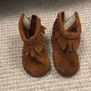 Minnetonka Brown Kids Fringe Moccasins